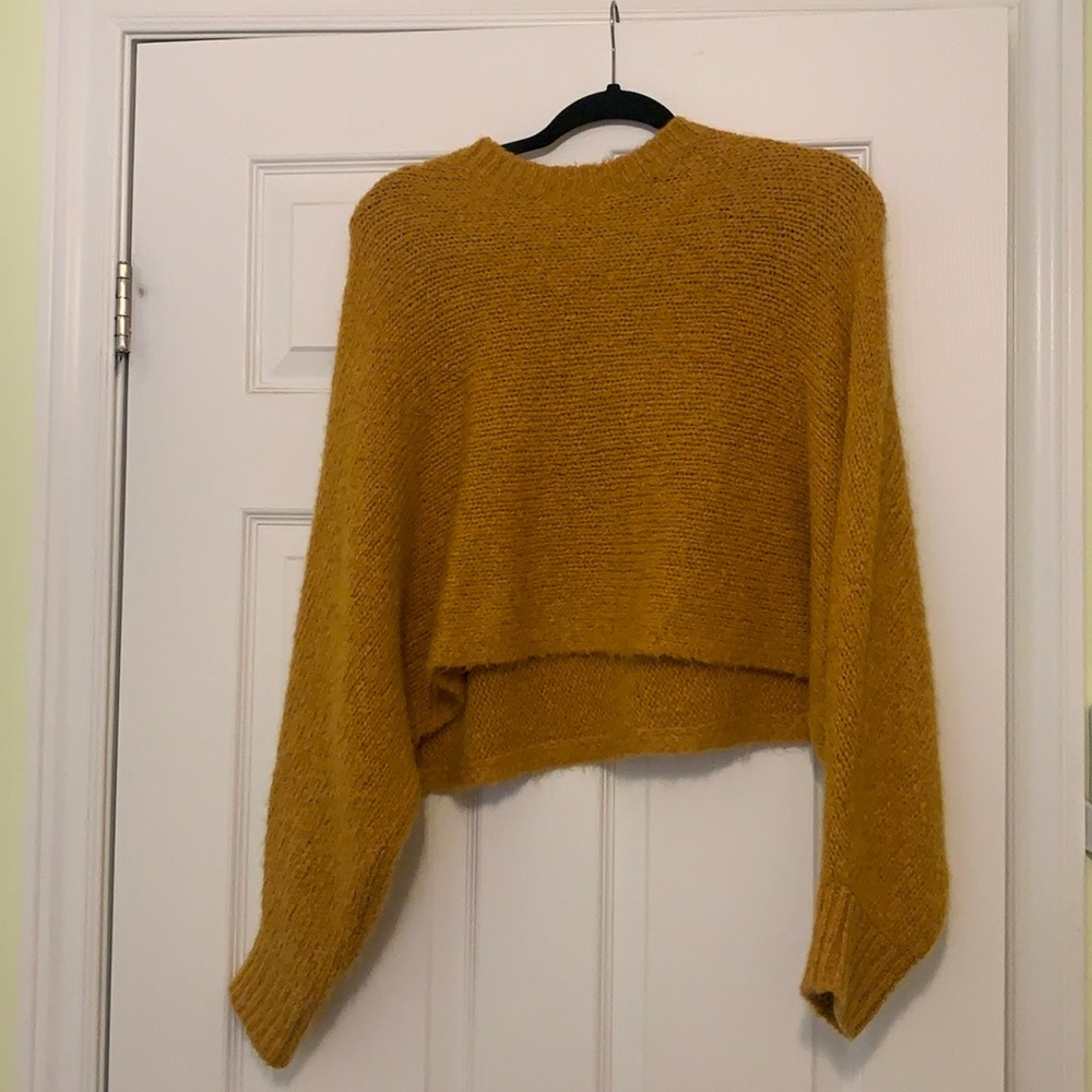 Aritzia Mustard Crew Neck Cropped Sweater
